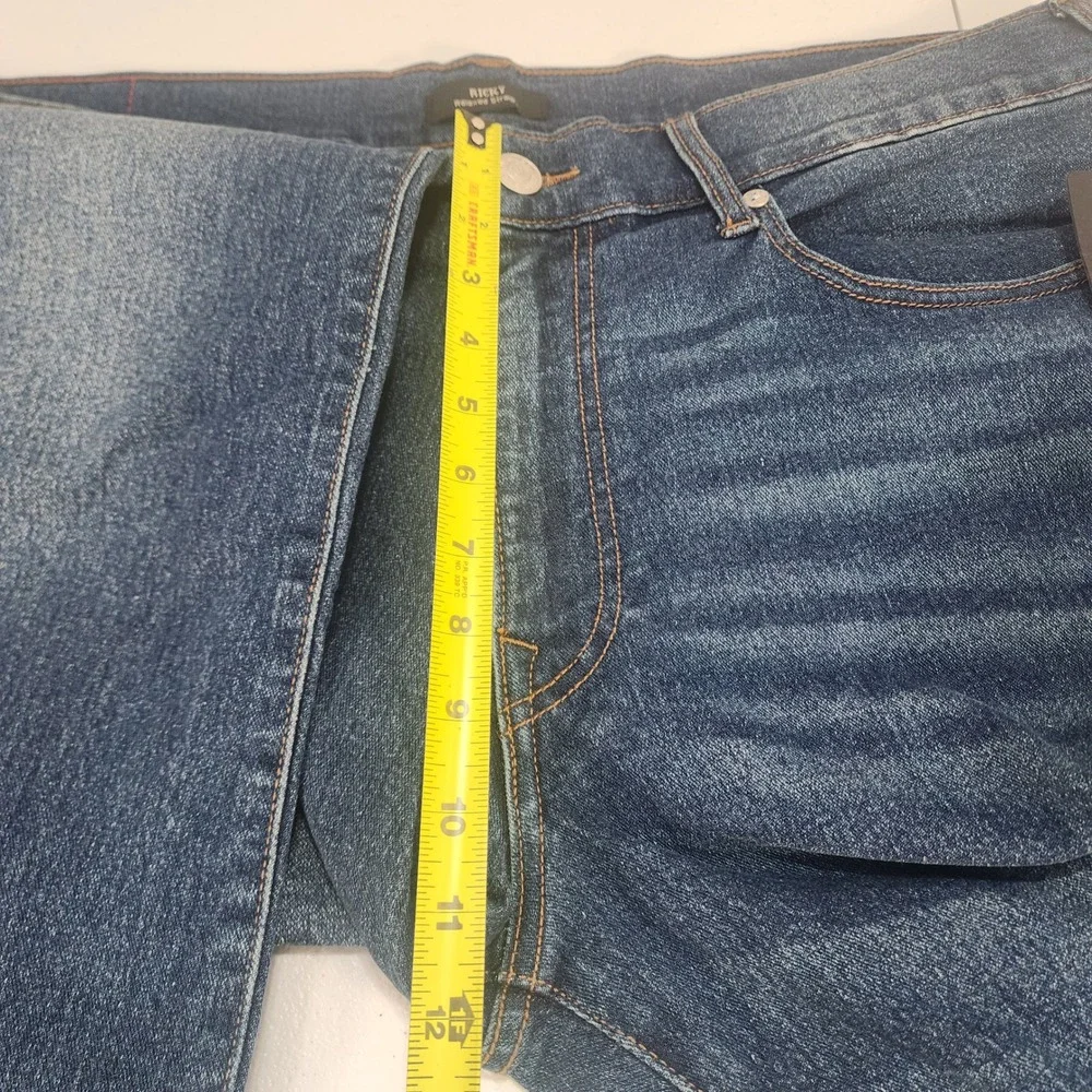 True Religion Ricky Relaxed Straight Jeans Med Wash Blue Size 40/32 700054 NWT